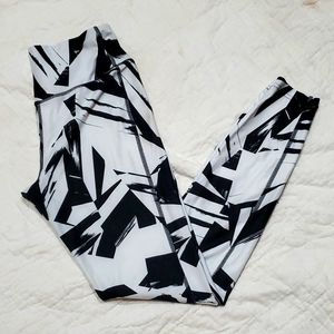💥 Nike Leggings Dri-Fit sz M Black and White Women's Workout